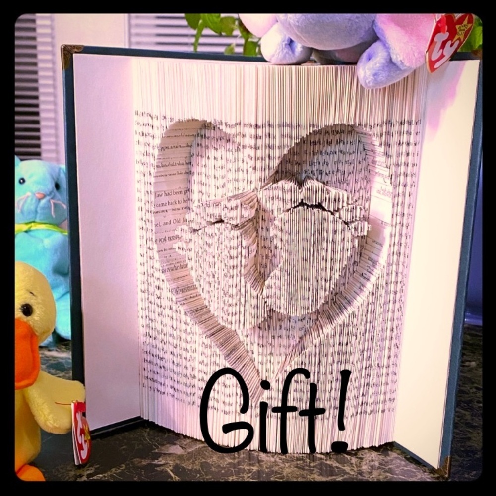 🌟HOST PICK🌟 New 𝑯𝒂𝒏𝒅𝒎𝒂𝒅𝒆 Baby Feet, Book Folding OOAK 🎁 Gift - Picture 3 of 10